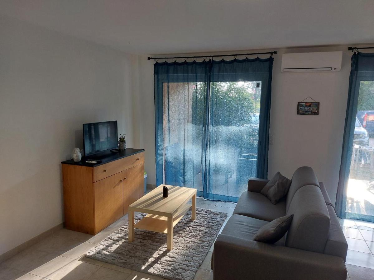 Nouvel Location D'Un Bel Appart T2 Climatise Et Meuble Au Rdch Avec Piscine Dans Residence Les Melody 圣玛丽亚波焦 外观 照片